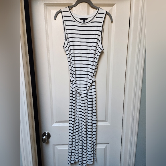 Banana Republic Dresses & Skirts - Banana Republic Black-White Striped Sleeveless Midi Dress , Size Small
